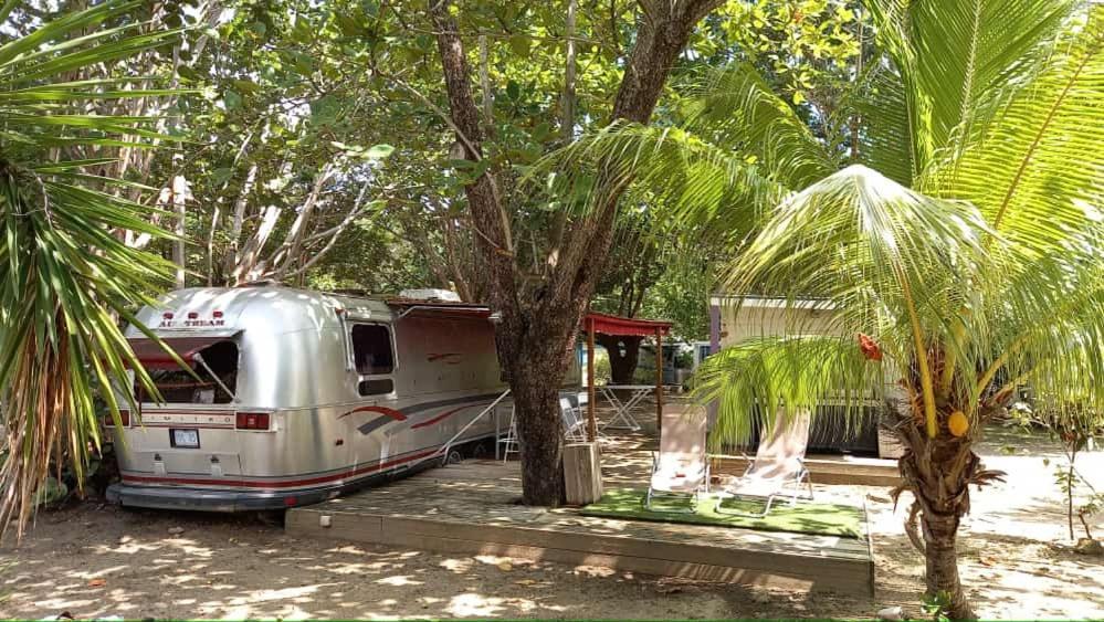 Airstream Paradise Bernard Екстериор снимка